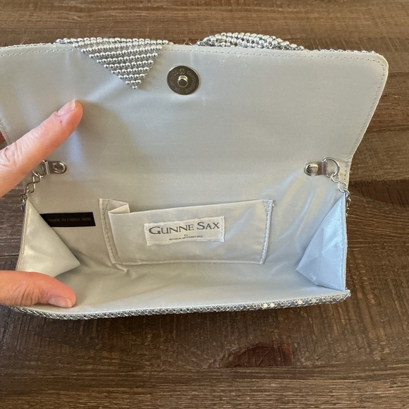 Gunne Sax Jessica McClintock Hailey Bow Clutch in silver mesh - Picture 7 of 12